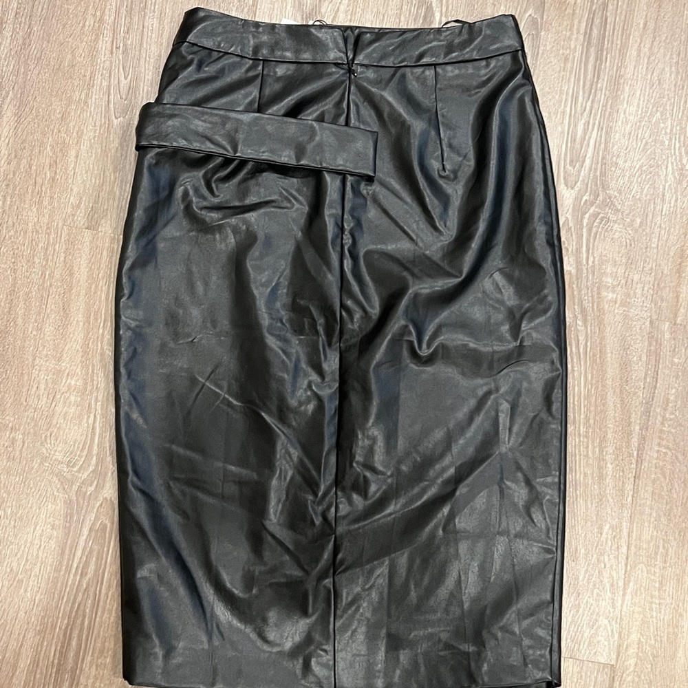 Vegan leather Black Midi Skirt with Belt with Tags - Picture 4 of 5